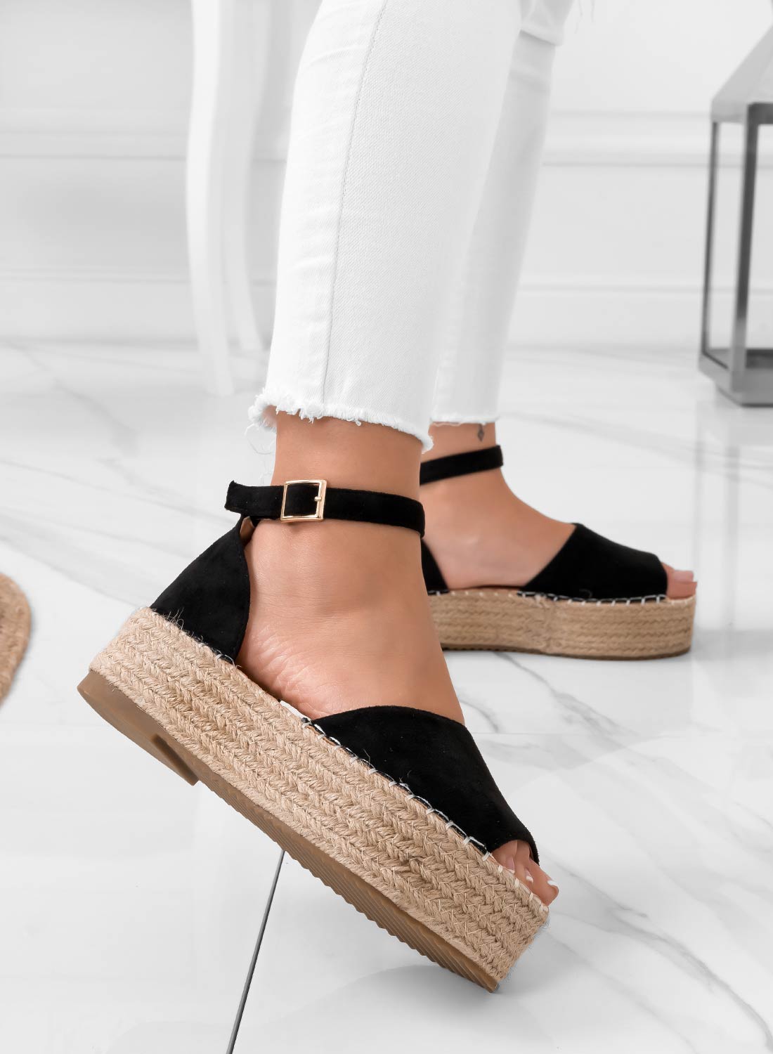 LICIA - Espadrillas nere scamosciate con zeppa e cinturino